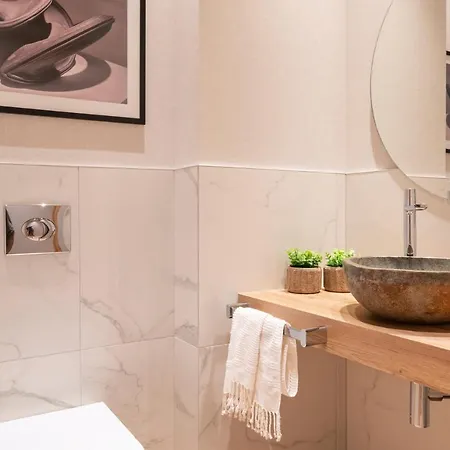 Housingcoruna Real58 La Corogne