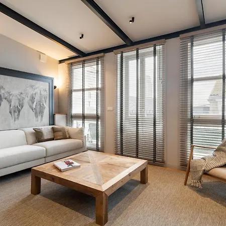 Housingcoruna Real58 La Corogne