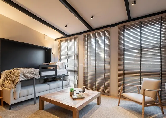 公寓 Housingcoruna Real58 *